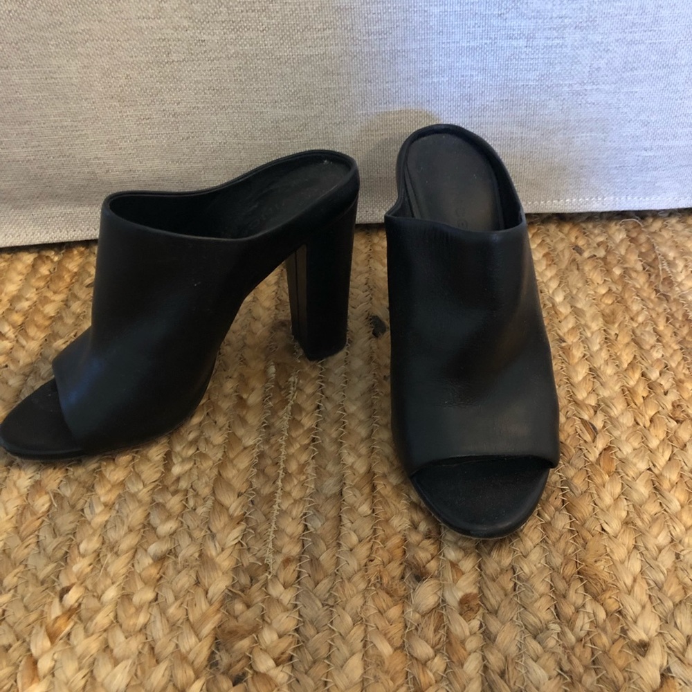 Vince Black Leather Open Toe Mule